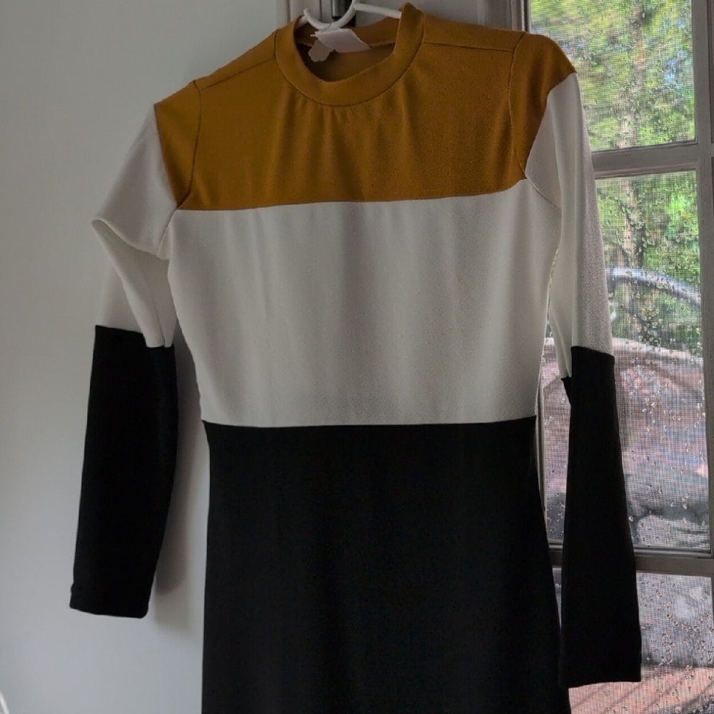 Colorblock Long Sleeve Dress - Picture 3 of 9
